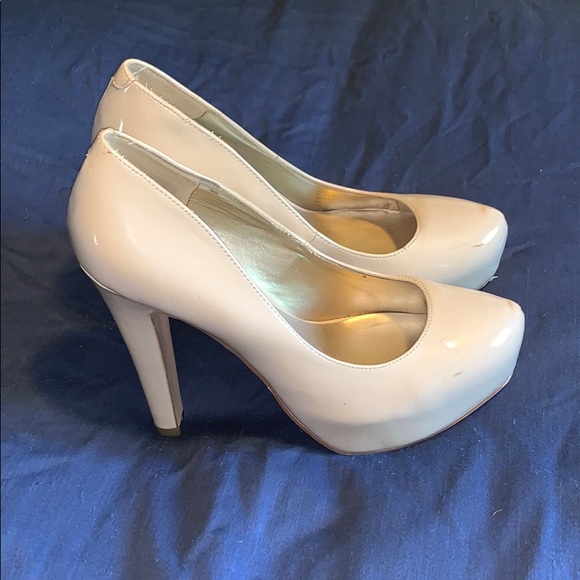 Nude Heels! - Picture 1 of 2